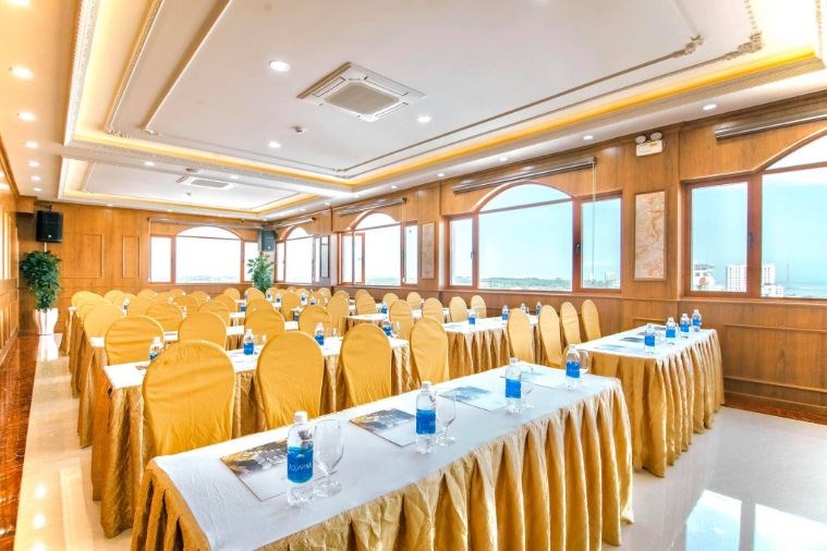 Khách sạn Riverside Quảng Bình